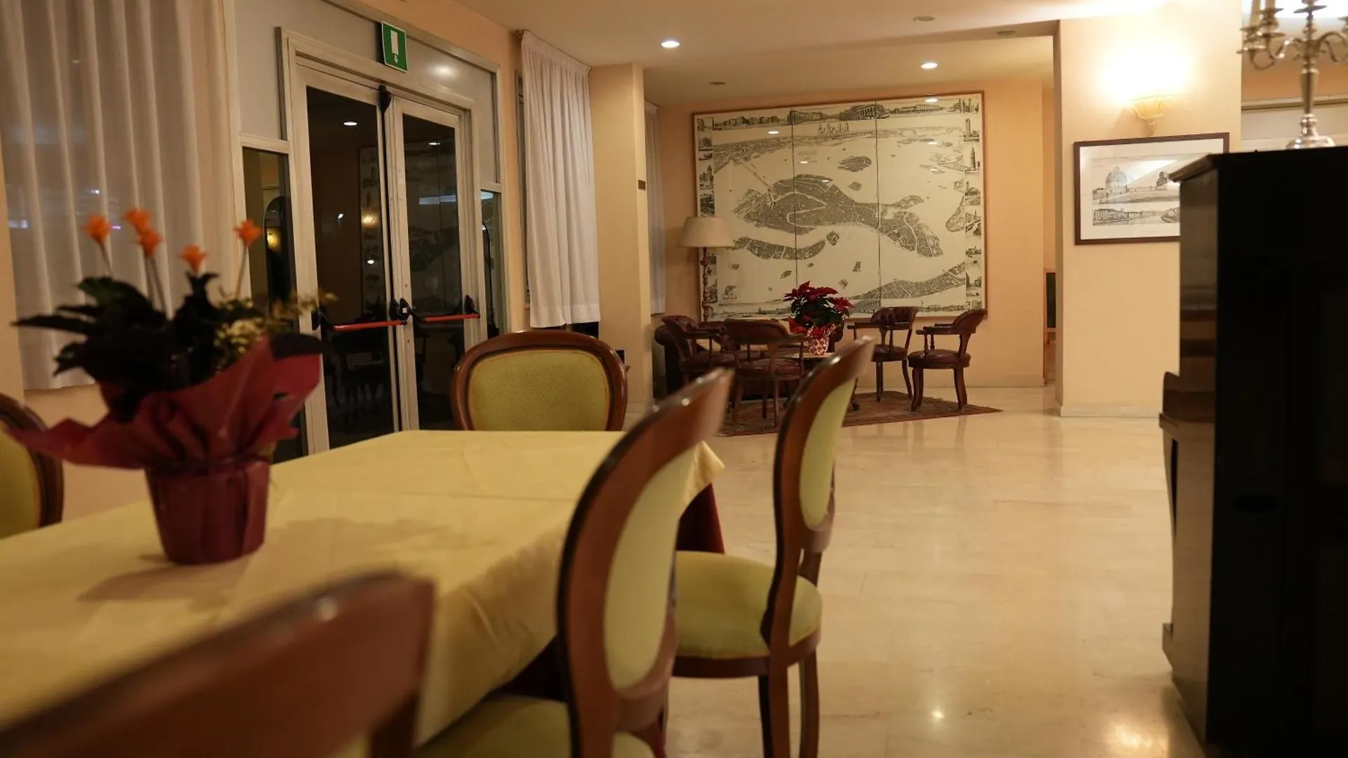 Hotel Albatros Mestre 4*,