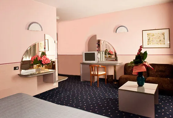 Hotel Albatros Mestre 4*,